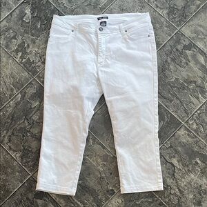 SUKO JEANS White Straight-Leg Preppy Resortwear Casual Summer Capri Pants